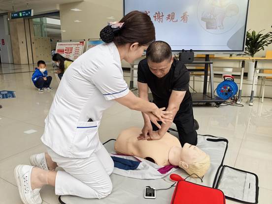 说明: e53fadcc68646243d3ab22fa9988870
