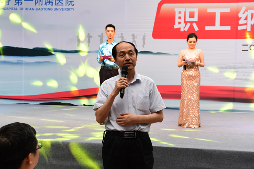 葫芦丝齐奏《金孔雀轻轻跳》、《映山红》把大家带入了优美的旋律中
